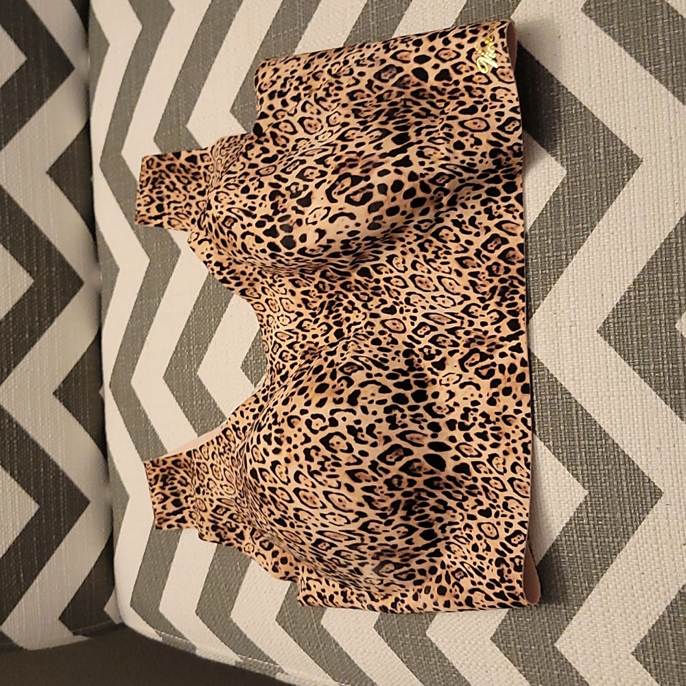 Nwt Victoria's Secret XXL body winged cup lining leopard bra